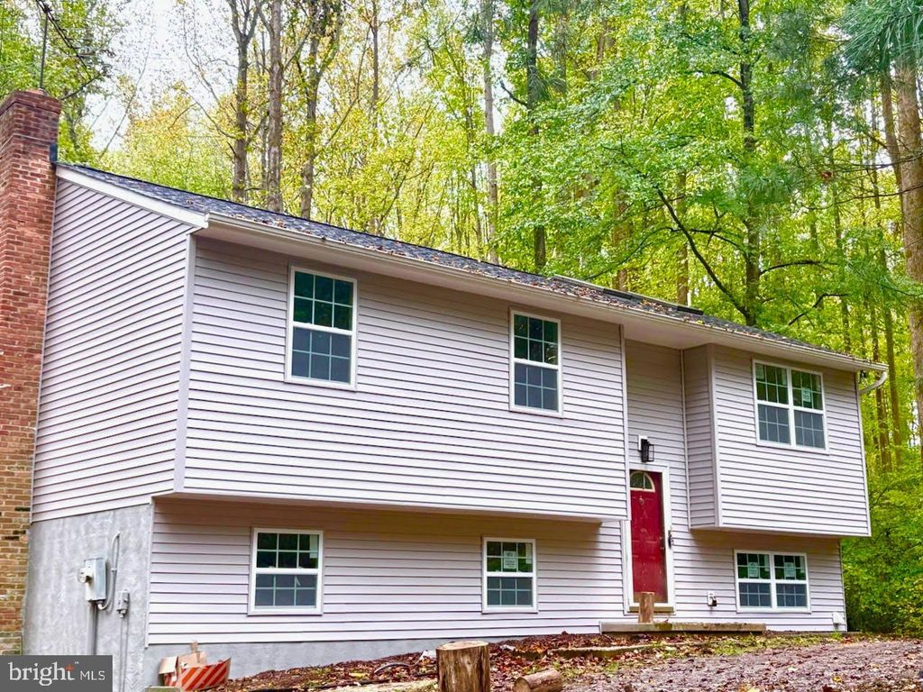 8815 FALLING LEAF DR, Owings, MD 20736