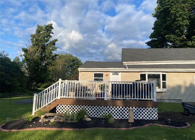 1647 Salt Road, Penfield, NY 14526