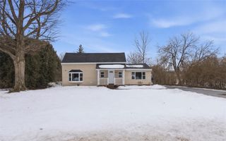 1647 Salt Road, Penfield, NY 14526