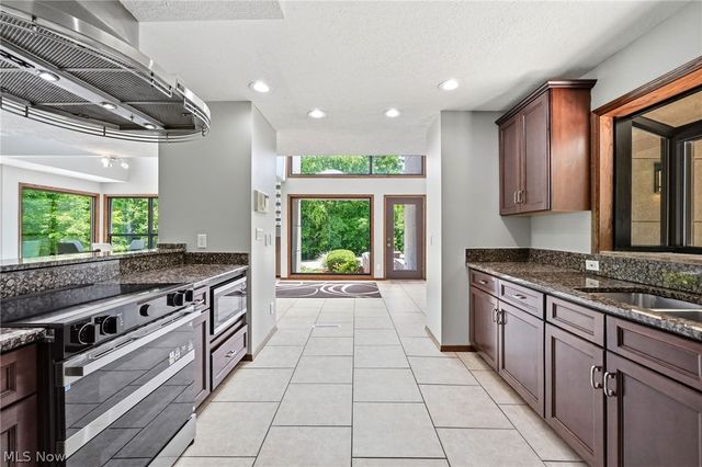 13601 Royalton Road, Strongsville, OH 44136