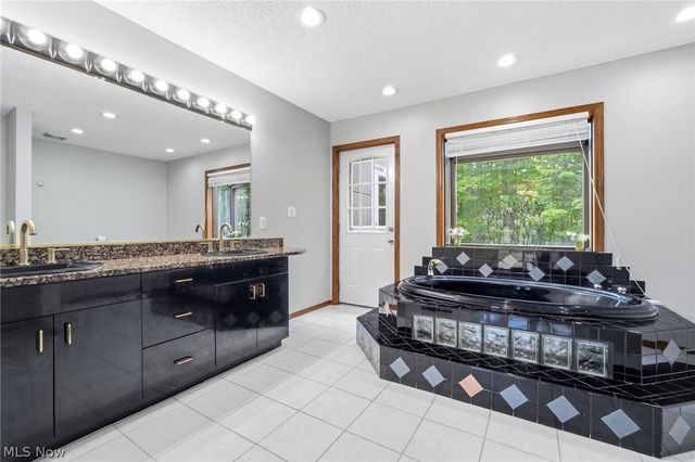 13601 Royalton Road, Strongsville, OH 44136