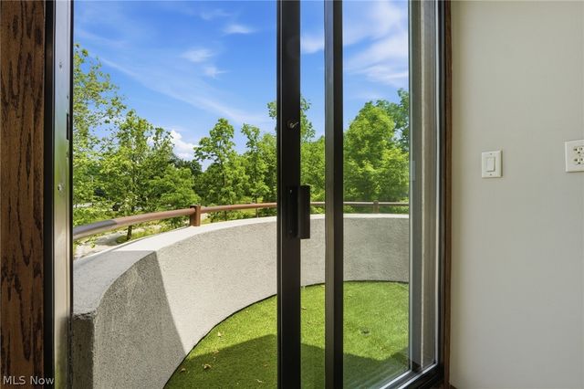 13601 Royalton Road, Strongsville, OH 44136