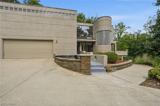 13601 Royalton Road, Strongsville, OH 44136