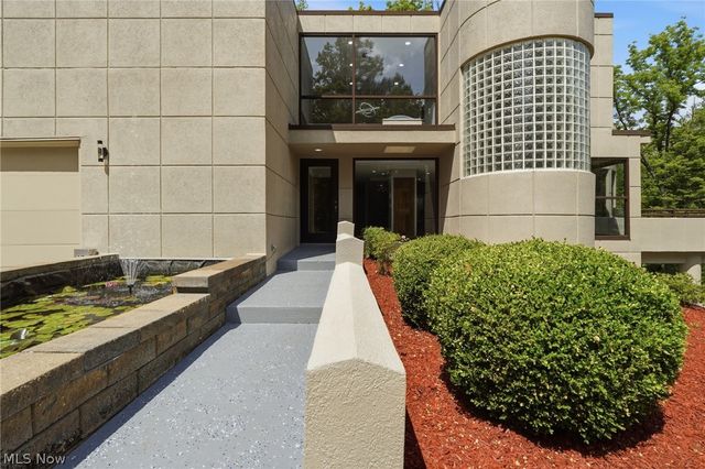 13601 Royalton Road, Strongsville, OH 44136