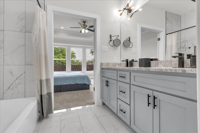 9228 Beckley View Avenue, Dallas, TX 75232