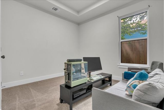 9228 Beckley View Avenue, Dallas, TX 75232