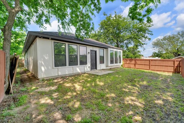 9228 Beckley View Avenue, Dallas, TX 75232