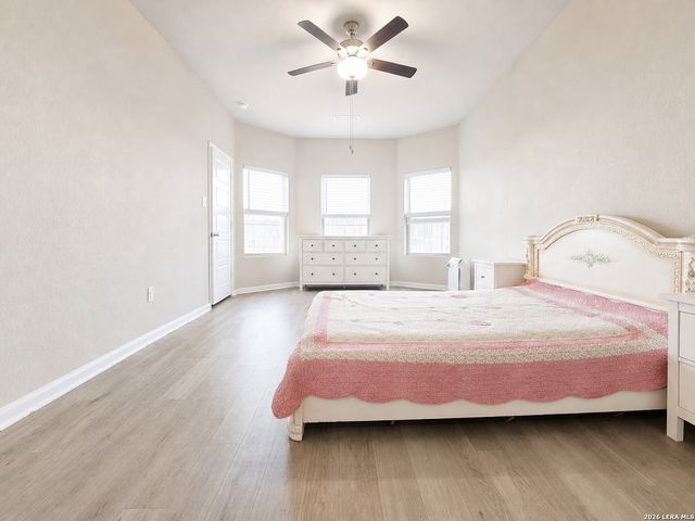 7045 Vista Loop, Live Oak, TX 78233