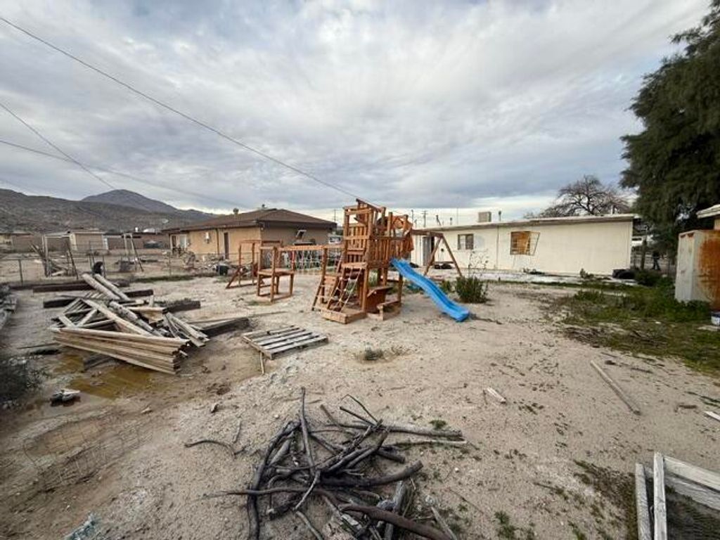 Image 18 of property listing at 13775 Benton Street, Trona, CA 93562