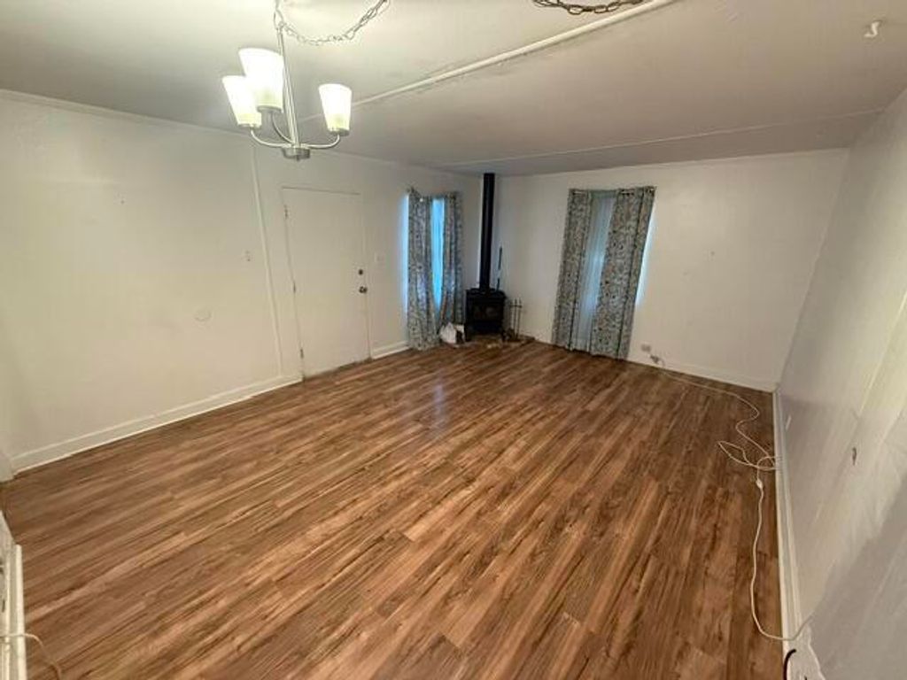 Image 4 of property listing at 13775 Benton Street, Trona, CA 93562