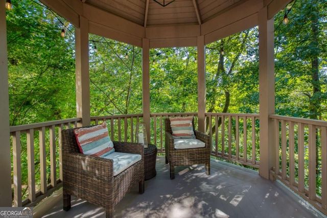 8370 Sentinae Chase Drive, Roswell, GA 30076