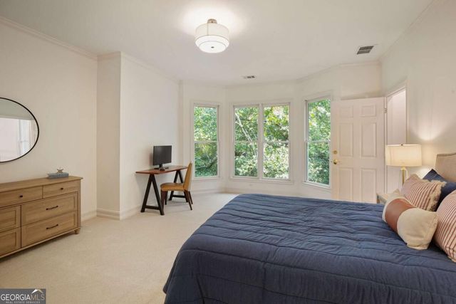 8370 Sentinae Chase Drive, Roswell, GA 30076