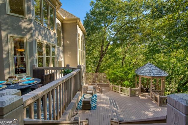 8370 Sentinae Chase Drive, Roswell, GA 30076