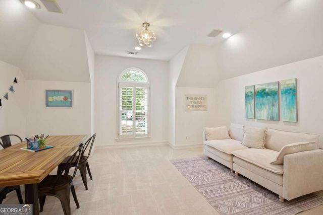 8370 Sentinae Chase Drive, Roswell, GA 30076