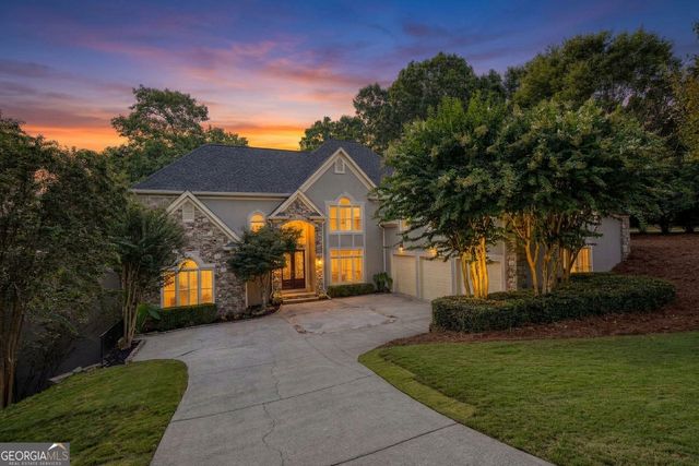 8370 Sentinae Chase Drive, Roswell, GA 30076
