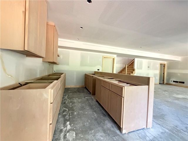 8910 Ginger Street, Lenexa, KS 66227