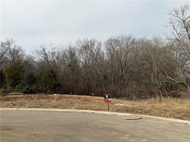 8910 Ginger Street, Lenexa, KS 66227