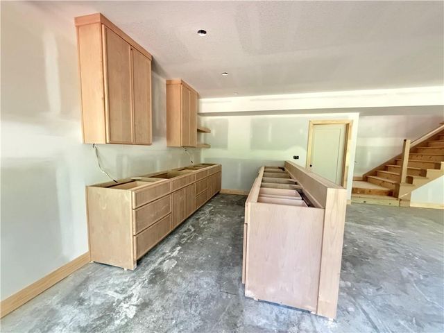 8910 Ginger Street, Lenexa, KS 66227