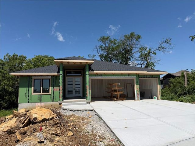 8910 Ginger Street, Lenexa, KS 66227