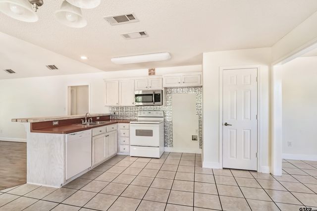 2332 Holly Trail East, Holly Lake Ranch, TX 75765