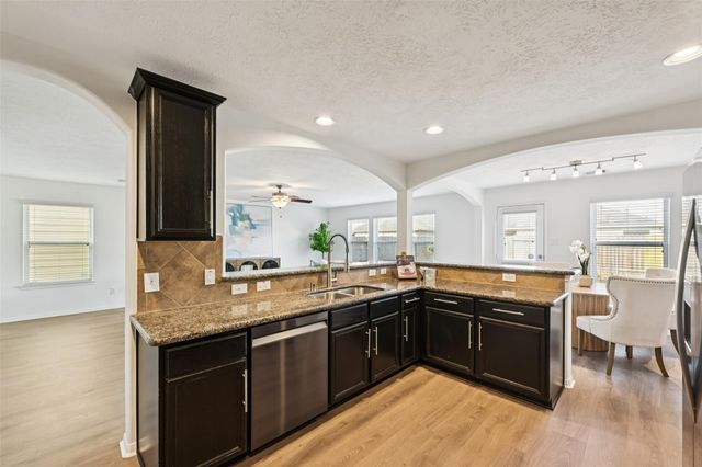 11811 Red Hummingbird Drive, Houston, TX 77047