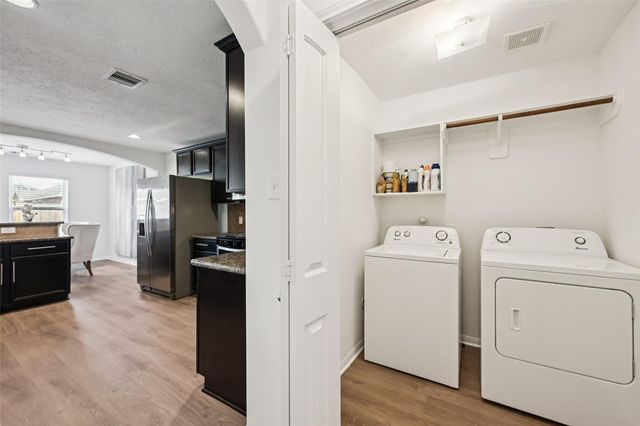 11811 Red Hummingbird Drive, Houston, TX 77047