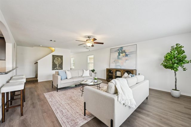 11811 Red Hummingbird Drive, Houston, TX 77047