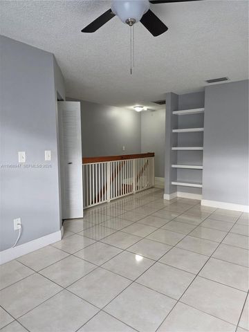 18316 NW 68th Ave C, Hialeah, FL 33015