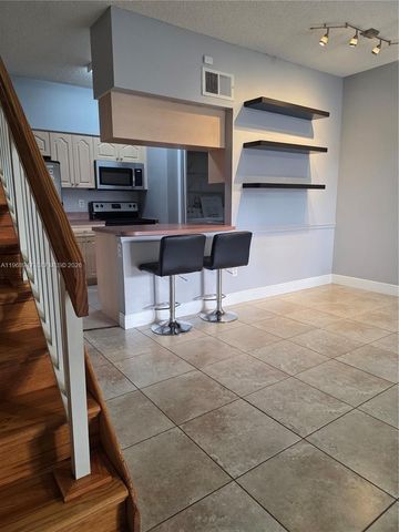 18316 NW 68th Ave C, Hialeah, FL 33015