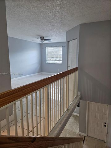 18316 NW 68th Ave C, Hialeah, FL 33015