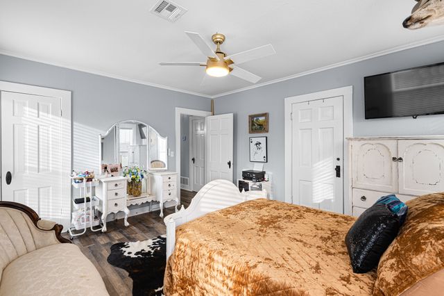 1104 S College Avenue, Decatur, TX 76234