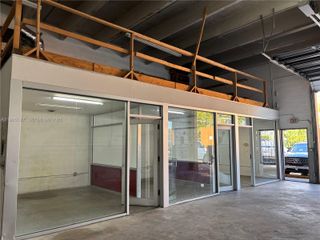 2111 W 76th St, Hialeah, FL 33016