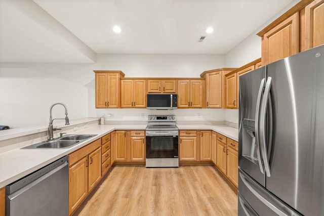 1277 Geneva National AVENUE W, Lake Geneva, WI 53147