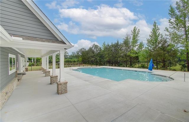 282 Arnewood Circle, Mcdonough, GA 30253