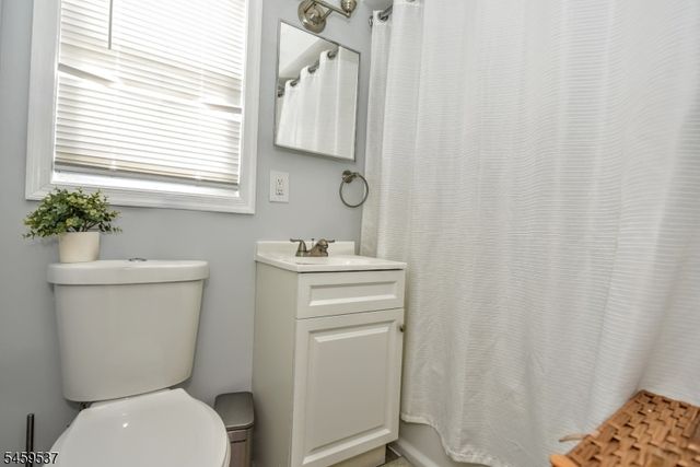 420 S Prospect Ave 1240, Bergenfield Boro, NJ 07621