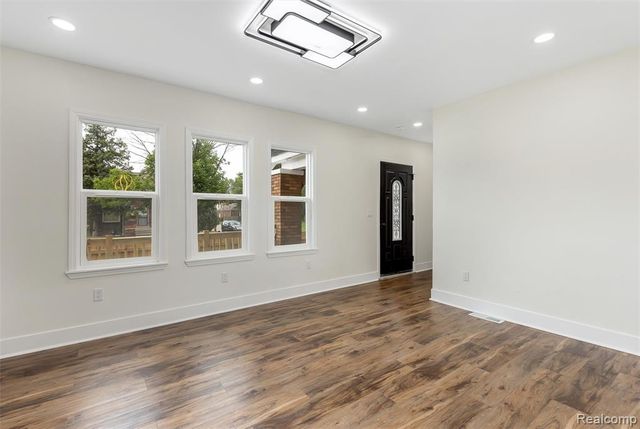 12352 Maiden Street, Detroit, MI 48213