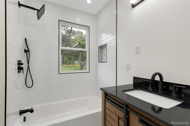 12352 Maiden Street, Detroit, MI 48213