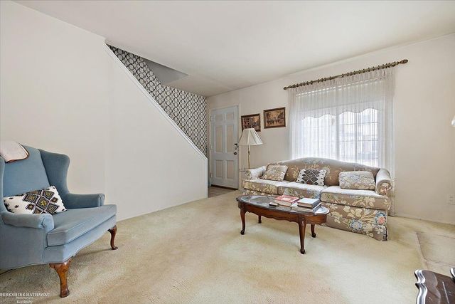 22951 Lee Court, Saint Clair Shores, MI 48080