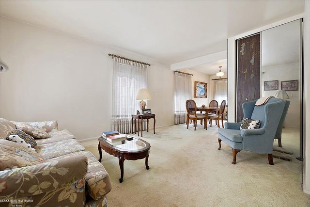 22951 Lee Court, Saint Clair Shores, MI 48080