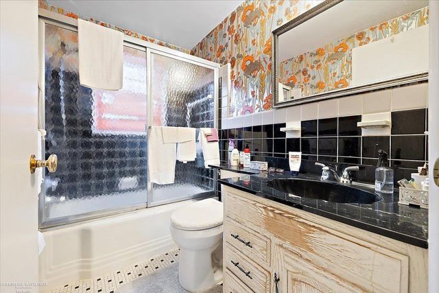 22951 Lee Court, Saint Clair Shores, MI 48080