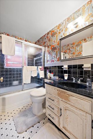 22951 Lee Court, Saint Clair Shores, MI 48080