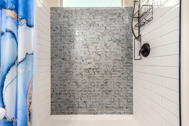 17523 W FETLOCK Trail, Surprise, AZ 85387