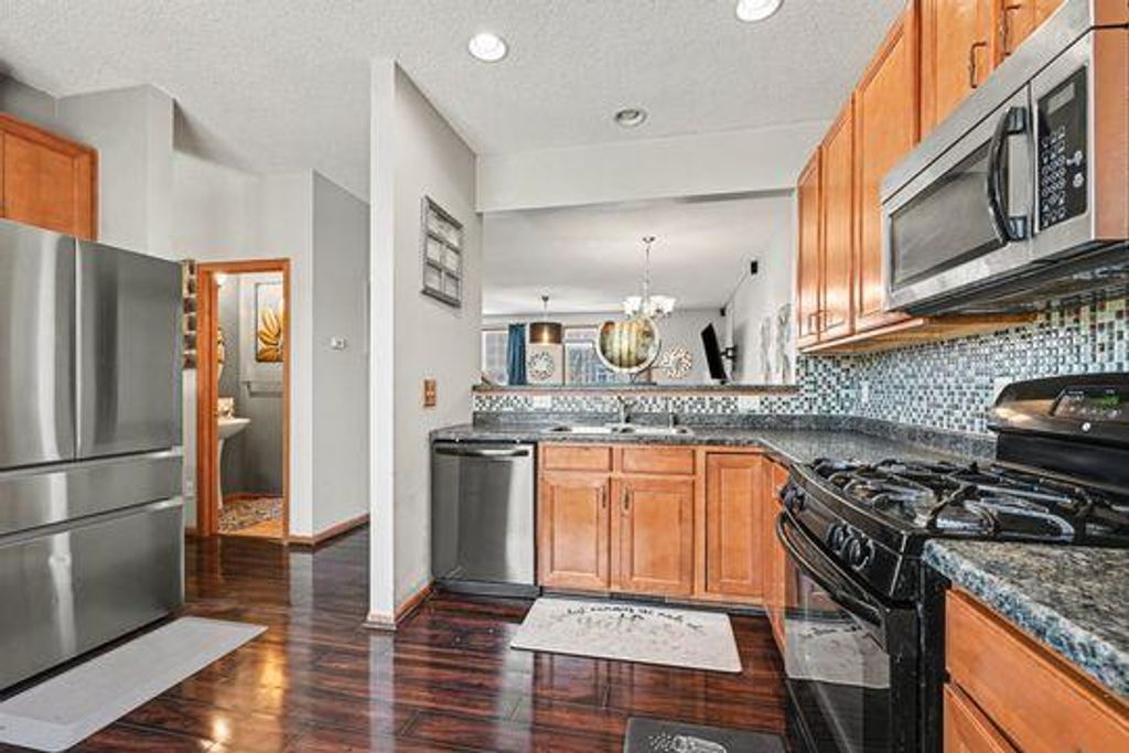 4360 Bulrush Boulevard, Shakopee, MN 55379 — exterior