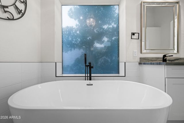 9371 E MAPLE Drive E, Scottsdale, AZ 85255