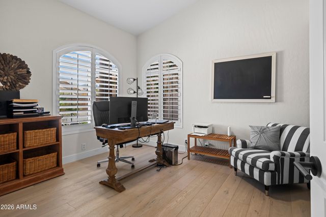 9371 E MAPLE Drive E, Scottsdale, AZ 85255