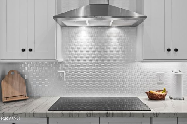 9371 E MAPLE Drive E, Scottsdale, AZ 85255