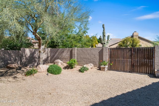 9371 E MAPLE Drive E, Scottsdale, AZ 85255