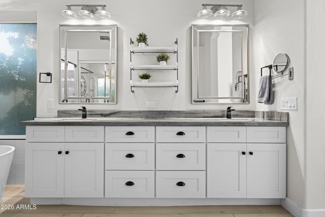 9371 E MAPLE Drive E, Scottsdale, AZ 85255