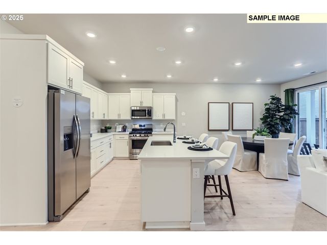 16852 Sw Everton St, Tigard, OR 97224