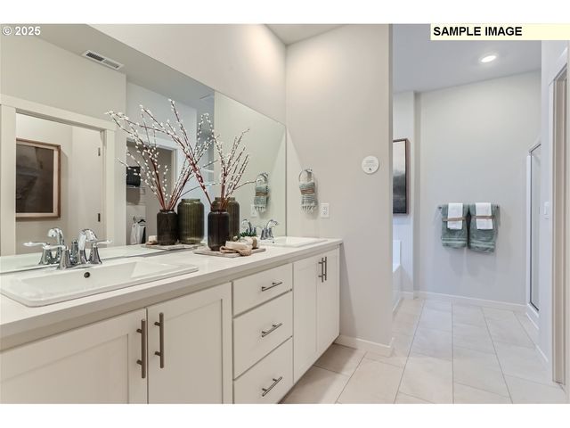 16852 Sw Everton St, Tigard, OR 97224